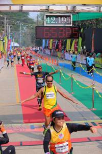 BIB: 42195, 65095, 4016
                            <button type="button" onclick="openModal(9494571)" class="btn btn-primary btn-sm float-right btn-popup" data-toggle="modal" data-target=".modal-high-quality">
                        <i class="fas fa-shopping-cart"></i> Add to Cart
                    </button>
                                            <button type="button" onclick="isThisMe(9494571, true)" class="btn btn-success btn-sm float-right btn-popup btn-isme hidden" data-toggle="tooltip" data-placement="bottom" title="นี่คือรูปของคุณใช่ไหม คลิกที่นี่เพื่อเอาเข้าอัลบั้ม">
                        <i class="fas fa-plus"></i> Add to album
                    </button>
                    <button type="button" onclick="isThisMe(9494571, false)" class="btn btn-warning btn-sm float-right btn-popup btn-isnotme hidden">
                        <i class="fas fa-ban"></i> Remove from album
                    </button>