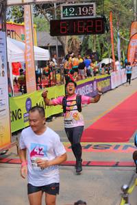 BIB: 42195, 1628
                            <button type="button" onclick="openModal(9423130)" class="btn btn-primary btn-sm float-right btn-popup" data-toggle="modal" data-target=".modal-high-quality">
                        <i class="fas fa-shopping-cart"></i> Add to Cart
                    </button>
                                            <button type="button" onclick="isThisMe(9423130, true)" class="btn btn-success btn-sm float-right btn-popup btn-isme hidden" data-toggle="tooltip" data-placement="bottom" title="นี่คือรูปของคุณใช่ไหม คลิกที่นี่เพื่อเอาเข้าอัลบั้ม">
                        <i class="fas fa-plus"></i> Add to album
                    </button>
                    <button type="button" onclick="isThisMe(9423130, false)" class="btn btn-warning btn-sm float-right btn-popup btn-isnotme hidden">
                        <i class="fas fa-ban"></i> Remove from album
                    </button>