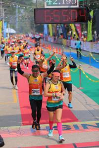 BIB: 65504, 4825, 4535
                            <button type="button" onclick="openModal(9512993)" class="btn btn-primary btn-sm float-right btn-popup" data-toggle="modal" data-target=".modal-high-quality">
                        <i class="fas fa-shopping-cart"></i> Add to Cart
                    </button>
                                            <button type="button" onclick="isThisMe(9512993, true)" class="btn btn-success btn-sm float-right btn-popup btn-isme hidden" data-toggle="tooltip" data-placement="bottom" title="นี่คือรูปของคุณใช่ไหม คลิกที่นี่เพื่อเอาเข้าอัลบั้ม">
                        <i class="fas fa-plus"></i> Add to album
                    </button>
                    <button type="button" onclick="isThisMe(9512993, false)" class="btn btn-warning btn-sm float-right btn-popup btn-isnotme hidden">
                        <i class="fas fa-ban"></i> Remove from album
                    </button>