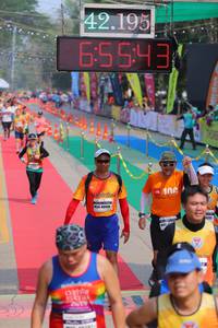 BIB: 42195, 65543, 100, 48458, 219
                            <button type="button" onclick="openModal(9513286)" class="btn btn-primary btn-sm float-right btn-popup" data-toggle="modal" data-target=".modal-high-quality">
                        <i class="fas fa-shopping-cart"></i> Add to Cart
                    </button>
                                            <button type="button" onclick="isThisMe(9513286, true)" class="btn btn-success btn-sm float-right btn-popup btn-isme hidden" data-toggle="tooltip" data-placement="bottom" title="นี่คือรูปของคุณใช่ไหม คลิกที่นี่เพื่อเอาเข้าอัลบั้ม">
                        <i class="fas fa-plus"></i> Add to album
                    </button>
                    <button type="button" onclick="isThisMe(9513286, false)" class="btn btn-warning btn-sm float-right btn-popup btn-isnotme hidden">
                        <i class="fas fa-ban"></i> Remove from album
                    </button>