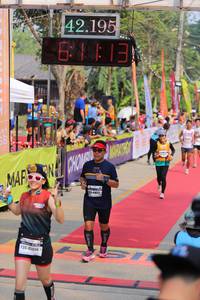 BIB: 42195, 456
                            <button type="button" onclick="openModal(9353911)" class="btn btn-primary btn-sm float-right btn-popup" data-toggle="modal" data-target=".modal-high-quality">
                        <i class="fas fa-shopping-cart"></i> Add to Cart
                    </button>
                                            <button type="button" onclick="isThisMe(9353911, true)" class="btn btn-success btn-sm float-right btn-popup btn-isme hidden" data-toggle="tooltip" data-placement="bottom" title="นี่คือรูปของคุณใช่ไหม คลิกที่นี่เพื่อเอาเข้าอัลบั้ม">
                        <i class="fas fa-plus"></i> Add to album
                    </button>
                    <button type="button" onclick="isThisMe(9353911, false)" class="btn btn-warning btn-sm float-right btn-popup btn-isnotme hidden">
                        <i class="fas fa-ban"></i> Remove from album
                    </button>