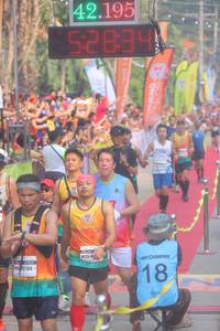 BIB: 42195, 52834, 2104
                            <button type="button" onclick="openModal(9136969)" class="btn btn-primary btn-sm float-right btn-popup" data-toggle="modal" data-target=".modal-high-quality">
                        <i class="fas fa-shopping-cart"></i> Add to Cart
                    </button>
                                            <button type="button" onclick="isThisMe(9136969, true)" class="btn btn-success btn-sm float-right btn-popup btn-isme hidden" data-toggle="tooltip" data-placement="bottom" title="นี่คือรูปของคุณใช่ไหม คลิกที่นี่เพื่อเอาเข้าอัลบั้ม">
                        <i class="fas fa-plus"></i> Add to album
                    </button>
                    <button type="button" onclick="isThisMe(9136969, false)" class="btn btn-warning btn-sm float-right btn-popup btn-isnotme hidden">
                        <i class="fas fa-ban"></i> Remove from album
                    </button>