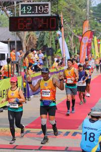 BIB: 42195, 620, 42566, 48301
                            <button type="button" onclick="openModal(9443279)" class="btn btn-primary btn-sm float-right btn-popup" data-toggle="modal" data-target=".modal-high-quality">
                        <i class="fas fa-shopping-cart"></i> Add to Cart
                    </button>
                                            <button type="button" onclick="isThisMe(9443279, true)" class="btn btn-success btn-sm float-right btn-popup btn-isme hidden" data-toggle="tooltip" data-placement="bottom" title="นี่คือรูปของคุณใช่ไหม คลิกที่นี่เพื่อเอาเข้าอัลบั้ม">
                        <i class="fas fa-plus"></i> Add to album
                    </button>
                    <button type="button" onclick="isThisMe(9443279, false)" class="btn btn-warning btn-sm float-right btn-popup btn-isnotme hidden">
                        <i class="fas fa-ban"></i> Remove from album
                    </button>