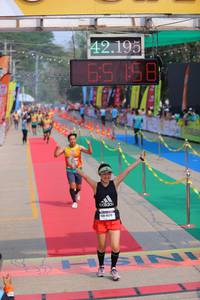 BIB: 42195
                            <button type="button" onclick="openModal(9492816)" class="btn btn-primary btn-sm float-right btn-popup" data-toggle="modal" data-target=".modal-high-quality">
                        <i class="fas fa-shopping-cart"></i> Add to Cart
                    </button>
                                            <button type="button" onclick="isThisMe(9492816, true)" class="btn btn-success btn-sm float-right btn-popup btn-isme hidden" data-toggle="tooltip" data-placement="bottom" title="นี่คือรูปของคุณใช่ไหม คลิกที่นี่เพื่อเอาเข้าอัลบั้ม">
                        <i class="fas fa-plus"></i> Add to album
                    </button>
                    <button type="button" onclick="isThisMe(9492816, false)" class="btn btn-warning btn-sm float-right btn-popup btn-isnotme hidden">
                        <i class="fas fa-ban"></i> Remove from album
                    </button>