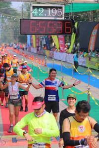 BIB: 42195, 65696, 440, 404, 46666
                            <button type="button" onclick="openModal(9513209)" class="btn btn-primary btn-sm float-right btn-popup" data-toggle="modal" data-target=".modal-high-quality">
                        <i class="fas fa-shopping-cart"></i> Add to Cart
                    </button>
                                            <button type="button" onclick="isThisMe(9513209, true)" class="btn btn-success btn-sm float-right btn-popup btn-isme hidden" data-toggle="tooltip" data-placement="bottom" title="นี่คือรูปของคุณใช่ไหม คลิกที่นี่เพื่อเอาเข้าอัลบั้ม">
                        <i class="fas fa-plus"></i> Add to album
                    </button>
                    <button type="button" onclick="isThisMe(9513209, false)" class="btn btn-warning btn-sm float-right btn-popup btn-isnotme hidden">
                        <i class="fas fa-ban"></i> Remove from album
                    </button>