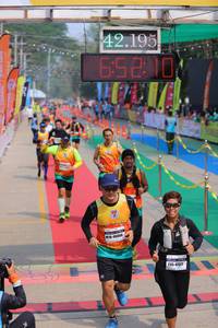 BIB: 42195, 4751
                            <button type="button" onclick="openModal(9492992)" class="btn btn-primary btn-sm float-right btn-popup" data-toggle="modal" data-target=".modal-high-quality">
                        <i class="fas fa-shopping-cart"></i> Add to Cart
                    </button>
                                            <button type="button" onclick="isThisMe(9492992, true)" class="btn btn-success btn-sm float-right btn-popup btn-isme hidden" data-toggle="tooltip" data-placement="bottom" title="นี่คือรูปของคุณใช่ไหม คลิกที่นี่เพื่อเอาเข้าอัลบั้ม">
                        <i class="fas fa-plus"></i> Add to album
                    </button>
                    <button type="button" onclick="isThisMe(9492992, false)" class="btn btn-warning btn-sm float-right btn-popup btn-isnotme hidden">
                        <i class="fas fa-ban"></i> Remove from album
                    </button>