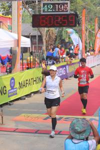 BIB: 42195, 195, 45355
                            <button type="button" onclick="openModal(9324656)" class="btn btn-primary btn-sm float-right btn-popup" data-toggle="modal" data-target=".modal-high-quality">
                        <i class="fas fa-shopping-cart"></i> Add to Cart
                    </button>
                                            <button type="button" onclick="isThisMe(9324656, true)" class="btn btn-success btn-sm float-right btn-popup btn-isme hidden" data-toggle="tooltip" data-placement="bottom" title="นี่คือรูปของคุณใช่ไหม คลิกที่นี่เพื่อเอาเข้าอัลบั้ม">
                        <i class="fas fa-plus"></i> Add to album
                    </button>
                    <button type="button" onclick="isThisMe(9324656, false)" class="btn btn-warning btn-sm float-right btn-popup btn-isnotme hidden">
                        <i class="fas fa-ban"></i> Remove from album
                    </button>