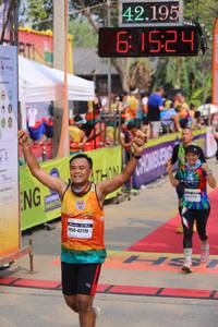 BIB: 42195, 61524, 42119
                            <button type="button" onclick="openModal(9420663)" class="btn btn-primary btn-sm float-right btn-popup" data-toggle="modal" data-target=".modal-high-quality">
                        <i class="fas fa-shopping-cart"></i> Add to Cart
                    </button>
                                            <button type="button" onclick="isThisMe(9420663, true)" class="btn btn-success btn-sm float-right btn-popup btn-isme hidden" data-toggle="tooltip" data-placement="bottom" title="นี่คือรูปของคุณใช่ไหม คลิกที่นี่เพื่อเอาเข้าอัลบั้ม">
                        <i class="fas fa-plus"></i> Add to album
                    </button>
                    <button type="button" onclick="isThisMe(9420663, false)" class="btn btn-warning btn-sm float-right btn-popup btn-isnotme hidden">
                        <i class="fas fa-ban"></i> Remove from album
                    </button>