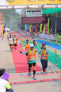 BIB: 42195, 401
                            <button type="button" onclick="openModal(9473987)" class="btn btn-primary btn-sm float-right btn-popup" data-toggle="modal" data-target=".modal-high-quality">
                        <i class="fas fa-shopping-cart"></i> Add to Cart
                    </button>
                                            <button type="button" onclick="isThisMe(9473987, true)" class="btn btn-success btn-sm float-right btn-popup btn-isme hidden" data-toggle="tooltip" data-placement="bottom" title="นี่คือรูปของคุณใช่ไหม คลิกที่นี่เพื่อเอาเข้าอัลบั้ม">
                        <i class="fas fa-plus"></i> Add to album
                    </button>
                    <button type="button" onclick="isThisMe(9473987, false)" class="btn btn-warning btn-sm float-right btn-popup btn-isnotme hidden">
                        <i class="fas fa-ban"></i> Remove from album
                    </button>