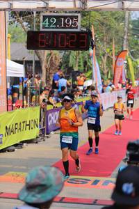 BIB: 42195, 1023
                            <button type="button" onclick="openModal(9351710)" class="btn btn-primary btn-sm float-right btn-popup" data-toggle="modal" data-target=".modal-high-quality">
                        <i class="fas fa-shopping-cart"></i> Add to Cart
                    </button>
                                            <button type="button" onclick="isThisMe(9351710, true)" class="btn btn-success btn-sm float-right btn-popup btn-isme hidden" data-toggle="tooltip" data-placement="bottom" title="นี่คือรูปของคุณใช่ไหม คลิกที่นี่เพื่อเอาเข้าอัลบั้ม">
                        <i class="fas fa-plus"></i> Add to album
                    </button>
                    <button type="button" onclick="isThisMe(9351710, false)" class="btn btn-warning btn-sm float-right btn-popup btn-isnotme hidden">
                        <i class="fas fa-ban"></i> Remove from album
                    </button>