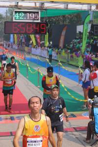 BIB: 42195, 65849, 42175
                            <button type="button" onclick="openModal(9514110)" class="btn btn-primary btn-sm float-right btn-popup" data-toggle="modal" data-target=".modal-high-quality">
                        <i class="fas fa-shopping-cart"></i> Add to Cart
                    </button>
                                            <button type="button" onclick="isThisMe(9514110, true)" class="btn btn-success btn-sm float-right btn-popup btn-isme hidden" data-toggle="tooltip" data-placement="bottom" title="นี่คือรูปของคุณใช่ไหม คลิกที่นี่เพื่อเอาเข้าอัลบั้ม">
                        <i class="fas fa-plus"></i> Add to album
                    </button>
                    <button type="button" onclick="isThisMe(9514110, false)" class="btn btn-warning btn-sm float-right btn-popup btn-isnotme hidden">
                        <i class="fas fa-ban"></i> Remove from album
                    </button>