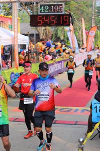 BIB: 42195, 54519, 42990, 4021
                            <button type="button" onclick="openModal(9149095)" class="btn btn-primary btn-sm float-right btn-popup" data-toggle="modal" data-target=".modal-high-quality">
                        <i class="fas fa-shopping-cart"></i> Add to Cart
                    </button>
                                            <button type="button" onclick="isThisMe(9149095, true)" class="btn btn-success btn-sm float-right btn-popup btn-isme hidden" data-toggle="tooltip" data-placement="bottom" title="นี่คือรูปของคุณใช่ไหม คลิกที่นี่เพื่อเอาเข้าอัลบั้ม">
                        <i class="fas fa-plus"></i> Add to album
                    </button>
                    <button type="button" onclick="isThisMe(9149095, false)" class="btn btn-warning btn-sm float-right btn-popup btn-isnotme hidden">
                        <i class="fas fa-ban"></i> Remove from album
                    </button>