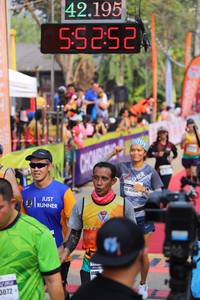 BIB: 42195, 55252, 3072
                            <button type="button" onclick="openModal(9153852)" class="btn btn-primary btn-sm float-right btn-popup" data-toggle="modal" data-target=".modal-high-quality">
                        <i class="fas fa-shopping-cart"></i> Add to Cart
                    </button>
                                            <button type="button" onclick="isThisMe(9153852, true)" class="btn btn-success btn-sm float-right btn-popup btn-isme hidden" data-toggle="tooltip" data-placement="bottom" title="นี่คือรูปของคุณใช่ไหม คลิกที่นี่เพื่อเอาเข้าอัลบั้ม">
                        <i class="fas fa-plus"></i> Add to album
                    </button>
                    <button type="button" onclick="isThisMe(9153852, false)" class="btn btn-warning btn-sm float-right btn-popup btn-isnotme hidden">
                        <i class="fas fa-ban"></i> Remove from album
                    </button>