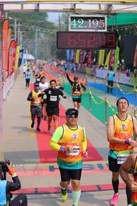 BIB: 42195, 65803, 4071, 429
                            <button type="button" onclick="openModal(9493121)" class="btn btn-primary btn-sm float-right btn-popup" data-toggle="modal" data-target=".modal-high-quality">
                        <i class="fas fa-shopping-cart"></i> Add to Cart
                    </button>
                                            <button type="button" onclick="isThisMe(9493121, true)" class="btn btn-success btn-sm float-right btn-popup btn-isme hidden" data-toggle="tooltip" data-placement="bottom" title="นี่คือรูปของคุณใช่ไหม คลิกที่นี่เพื่อเอาเข้าอัลบั้ม">
                        <i class="fas fa-plus"></i> Add to album
                    </button>
                    <button type="button" onclick="isThisMe(9493121, false)" class="btn btn-warning btn-sm float-right btn-popup btn-isnotme hidden">
                        <i class="fas fa-ban"></i> Remove from album
                    </button>