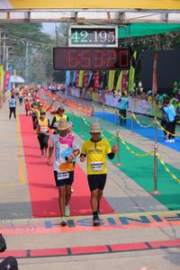 BIB: 42195, 600
                            <button type="button" onclick="openModal(9494374)" class="btn btn-primary btn-sm float-right btn-popup" data-toggle="modal" data-target=".modal-high-quality">
                        <i class="fas fa-shopping-cart"></i> Add to Cart
                    </button>
                                            <button type="button" onclick="isThisMe(9494374, true)" class="btn btn-success btn-sm float-right btn-popup btn-isme hidden" data-toggle="tooltip" data-placement="bottom" title="นี่คือรูปของคุณใช่ไหม คลิกที่นี่เพื่อเอาเข้าอัลบั้ม">
                        <i class="fas fa-plus"></i> Add to album
                    </button>
                    <button type="button" onclick="isThisMe(9494374, false)" class="btn btn-warning btn-sm float-right btn-popup btn-isnotme hidden">
                        <i class="fas fa-ban"></i> Remove from album
                    </button>