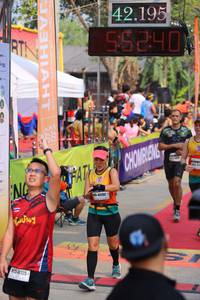 BIB: 42195, 55240, 45152, 5125
                            <button type="button" onclick="openModal(9153500)" class="btn btn-primary btn-sm float-right btn-popup" data-toggle="modal" data-target=".modal-high-quality">
                        <i class="fas fa-shopping-cart"></i> Add to Cart
                    </button>
                                            <button type="button" onclick="isThisMe(9153500, true)" class="btn btn-success btn-sm float-right btn-popup btn-isme hidden" data-toggle="tooltip" data-placement="bottom" title="นี่คือรูปของคุณใช่ไหม คลิกที่นี่เพื่อเอาเข้าอัลบั้ม">
                        <i class="fas fa-plus"></i> Add to album
                    </button>
                    <button type="button" onclick="isThisMe(9153500, false)" class="btn btn-warning btn-sm float-right btn-popup btn-isnotme hidden">
                        <i class="fas fa-ban"></i> Remove from album
                    </button>