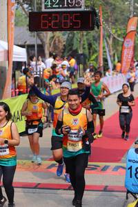 BIB: 42195, 6285, 6190
                            <button type="button" onclick="openModal(9453241)" class="btn btn-primary btn-sm float-right btn-popup" data-toggle="modal" data-target=".modal-high-quality">
                        <i class="fas fa-shopping-cart"></i> Add to Cart
                    </button>
                                            <button type="button" onclick="isThisMe(9453241, true)" class="btn btn-success btn-sm float-right btn-popup btn-isme hidden" data-toggle="tooltip" data-placement="bottom" title="นี่คือรูปของคุณใช่ไหม คลิกที่นี่เพื่อเอาเข้าอัลบั้ม">
                        <i class="fas fa-plus"></i> Add to album
                    </button>
                    <button type="button" onclick="isThisMe(9453241, false)" class="btn btn-warning btn-sm float-right btn-popup btn-isnotme hidden">
                        <i class="fas fa-ban"></i> Remove from album
                    </button>