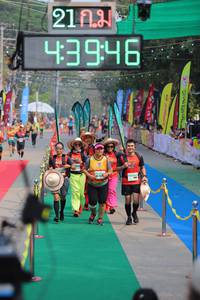 BIB: 211, 43946, 
                            <button type="button" onclick="openModal(9348216)" class="btn btn-primary btn-sm float-right btn-popup" data-toggle="modal" data-target=".modal-high-quality">
                        <i class="fas fa-shopping-cart"></i> Add to Cart
                    </button>
                                            <button type="button" onclick="isThisMe(9348216, true)" class="btn btn-success btn-sm float-right btn-popup btn-isme hidden" data-toggle="tooltip" data-placement="bottom" title="นี่คือรูปของคุณใช่ไหม คลิกที่นี่เพื่อเอาเข้าอัลบั้ม">
                        <i class="fas fa-plus"></i> Add to album
                    </button>
                    <button type="button" onclick="isThisMe(9348216, false)" class="btn btn-warning btn-sm float-right btn-popup btn-isnotme hidden">
                        <i class="fas fa-ban"></i> Remove from album
                    </button>