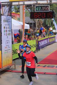 BIB: 42195, 620, 000, 4522
                            <button type="button" onclick="openModal(9428549)" class="btn btn-primary btn-sm float-right btn-popup" data-toggle="modal" data-target=".modal-high-quality">
                        <i class="fas fa-shopping-cart"></i> Add to Cart
                    </button>
                                            <button type="button" onclick="isThisMe(9428549, true)" class="btn btn-success btn-sm float-right btn-popup btn-isme hidden" data-toggle="tooltip" data-placement="bottom" title="นี่คือรูปของคุณใช่ไหม คลิกที่นี่เพื่อเอาเข้าอัลบั้ม">
                        <i class="fas fa-plus"></i> Add to album
                    </button>
                    <button type="button" onclick="isThisMe(9428549, false)" class="btn btn-warning btn-sm float-right btn-popup btn-isnotme hidden">
                        <i class="fas fa-ban"></i> Remove from album
                    </button>