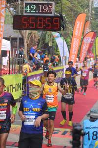 BIB: 42195, 55859, 46545, 48313, 42177
                            <button type="button" onclick="openModal(9155906)" class="btn btn-primary btn-sm float-right btn-popup" data-toggle="modal" data-target=".modal-high-quality">
                        <i class="fas fa-shopping-cart"></i> Add to Cart
                    </button>
                                            <button type="button" onclick="isThisMe(9155906, true)" class="btn btn-success btn-sm float-right btn-popup btn-isme hidden" data-toggle="tooltip" data-placement="bottom" title="นี่คือรูปของคุณใช่ไหม คลิกที่นี่เพื่อเอาเข้าอัลบั้ม">
                        <i class="fas fa-plus"></i> Add to album
                    </button>
                    <button type="button" onclick="isThisMe(9155906, false)" class="btn btn-warning btn-sm float-right btn-popup btn-isnotme hidden">
                        <i class="fas fa-ban"></i> Remove from album
                    </button>