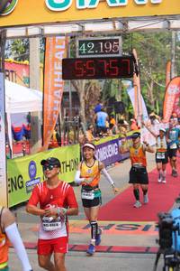 BIB: 42195, 55757, 078
                            <button type="button" onclick="openModal(9155615)" class="btn btn-primary btn-sm float-right btn-popup" data-toggle="modal" data-target=".modal-high-quality">
                        <i class="fas fa-shopping-cart"></i> Add to Cart
                    </button>
                                            <button type="button" onclick="isThisMe(9155615, true)" class="btn btn-success btn-sm float-right btn-popup btn-isme hidden" data-toggle="tooltip" data-placement="bottom" title="นี่คือรูปของคุณใช่ไหม คลิกที่นี่เพื่อเอาเข้าอัลบั้ม">
                        <i class="fas fa-plus"></i> Add to album
                    </button>
                    <button type="button" onclick="isThisMe(9155615, false)" class="btn btn-warning btn-sm float-right btn-popup btn-isnotme hidden">
                        <i class="fas fa-ban"></i> Remove from album
                    </button>