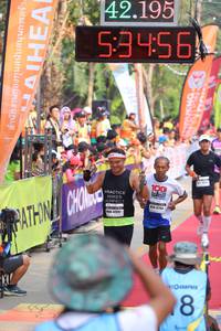 BIB: 42195, 5345, 100
                            <button type="button" onclick="openModal(9143138)" class="btn btn-primary btn-sm float-right btn-popup" data-toggle="modal" data-target=".modal-high-quality">
                        <i class="fas fa-shopping-cart"></i> Add to Cart
                    </button>
                                            <button type="button" onclick="isThisMe(9143138, true)" class="btn btn-success btn-sm float-right btn-popup btn-isme hidden" data-toggle="tooltip" data-placement="bottom" title="นี่คือรูปของคุณใช่ไหม คลิกที่นี่เพื่อเอาเข้าอัลบั้ม">
                        <i class="fas fa-plus"></i> Add to album
                    </button>
                    <button type="button" onclick="isThisMe(9143138, false)" class="btn btn-warning btn-sm float-right btn-popup btn-isnotme hidden">
                        <i class="fas fa-ban"></i> Remove from album
                    </button>