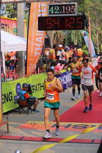 BIB: 42195, 125
                            <button type="button" onclick="openModal(9145242)" class="btn btn-primary btn-sm float-right btn-popup" data-toggle="modal" data-target=".modal-high-quality">
                        <i class="fas fa-shopping-cart"></i> Add to Cart
                    </button>
                                            <button type="button" onclick="isThisMe(9145242, true)" class="btn btn-success btn-sm float-right btn-popup btn-isme hidden" data-toggle="tooltip" data-placement="bottom" title="นี่คือรูปของคุณใช่ไหม คลิกที่นี่เพื่อเอาเข้าอัลบั้ม">
                        <i class="fas fa-plus"></i> Add to album
                    </button>
                    <button type="button" onclick="isThisMe(9145242, false)" class="btn btn-warning btn-sm float-right btn-popup btn-isnotme hidden">
                        <i class="fas fa-ban"></i> Remove from album
                    </button>