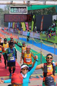 BIB: 42195
                            <button type="button" onclick="openModal(9512930)" class="btn btn-primary btn-sm float-right btn-popup" data-toggle="modal" data-target=".modal-high-quality">
                        <i class="fas fa-shopping-cart"></i> Add to Cart
                    </button>
                                            <button type="button" onclick="isThisMe(9512930, true)" class="btn btn-success btn-sm float-right btn-popup btn-isme hidden" data-toggle="tooltip" data-placement="bottom" title="นี่คือรูปของคุณใช่ไหม คลิกที่นี่เพื่อเอาเข้าอัลบั้ม">
                        <i class="fas fa-plus"></i> Add to album
                    </button>
                    <button type="button" onclick="isThisMe(9512930, false)" class="btn btn-warning btn-sm float-right btn-popup btn-isnotme hidden">
                        <i class="fas fa-ban"></i> Remove from album
                    </button>