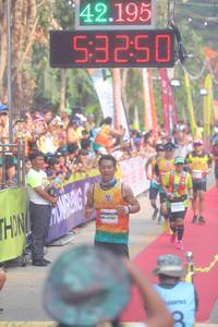 BIB: 42195, 53250, 42282
                            <button type="button" onclick="openModal(9141645)" class="btn btn-primary btn-sm float-right btn-popup" data-toggle="modal" data-target=".modal-high-quality">
                        <i class="fas fa-shopping-cart"></i> Add to Cart
                    </button>
                                            <button type="button" onclick="isThisMe(9141645, true)" class="btn btn-success btn-sm float-right btn-popup btn-isme hidden" data-toggle="tooltip" data-placement="bottom" title="นี่คือรูปของคุณใช่ไหม คลิกที่นี่เพื่อเอาเข้าอัลบั้ม">
                        <i class="fas fa-plus"></i> Add to album
                    </button>
                    <button type="button" onclick="isThisMe(9141645, false)" class="btn btn-warning btn-sm float-right btn-popup btn-isnotme hidden">
                        <i class="fas fa-ban"></i> Remove from album
                    </button>