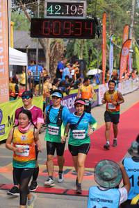 BIB: 42195, 60934, 45452, 025
                            <button type="button" onclick="openModal(9347257)" class="btn btn-primary btn-sm float-right btn-popup" data-toggle="modal" data-target=".modal-high-quality">
                        <i class="fas fa-shopping-cart"></i> Add to Cart
                    </button>
                                            <button type="button" onclick="isThisMe(9347257, true)" class="btn btn-success btn-sm float-right btn-popup btn-isme hidden" data-toggle="tooltip" data-placement="bottom" title="นี่คือรูปของคุณใช่ไหม คลิกที่นี่เพื่อเอาเข้าอัลบั้ม">
                        <i class="fas fa-plus"></i> Add to album
                    </button>
                    <button type="button" onclick="isThisMe(9347257, false)" class="btn btn-warning btn-sm float-right btn-popup btn-isnotme hidden">
                        <i class="fas fa-ban"></i> Remove from album
                    </button>