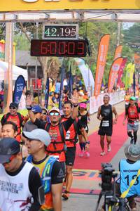 BIB: 42195, 60003, 500
                            <button type="button" onclick="openModal(9156542)" class="btn btn-primary btn-sm float-right btn-popup" data-toggle="modal" data-target=".modal-high-quality">
                        <i class="fas fa-shopping-cart"></i> Add to Cart
                    </button>
                                            <button type="button" onclick="isThisMe(9156542, true)" class="btn btn-success btn-sm float-right btn-popup btn-isme hidden" data-toggle="tooltip" data-placement="bottom" title="นี่คือรูปของคุณใช่ไหม คลิกที่นี่เพื่อเอาเข้าอัลบั้ม">
                        <i class="fas fa-plus"></i> Add to album
                    </button>
                    <button type="button" onclick="isThisMe(9156542, false)" class="btn btn-warning btn-sm float-right btn-popup btn-isnotme hidden">
                        <i class="fas fa-ban"></i> Remove from album
                    </button>
