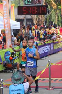 BIB: 42195, 51814, 46801
                            <button type="button" onclick="openModal(9126644)" class="btn btn-primary btn-sm float-right btn-popup" data-toggle="modal" data-target=".modal-high-quality">
                        <i class="fas fa-shopping-cart"></i> Add to Cart
                    </button>
                                            <button type="button" onclick="isThisMe(9126644, true)" class="btn btn-success btn-sm float-right btn-popup btn-isme hidden" data-toggle="tooltip" data-placement="bottom" title="นี่คือรูปของคุณใช่ไหม คลิกที่นี่เพื่อเอาเข้าอัลบั้ม">
                        <i class="fas fa-plus"></i> Add to album
                    </button>
                    <button type="button" onclick="isThisMe(9126644, false)" class="btn btn-warning btn-sm float-right btn-popup btn-isnotme hidden">
                        <i class="fas fa-ban"></i> Remove from album
                    </button>