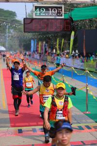 BIB: 42195, 65096, 412
                            <button type="button" onclick="openModal(9492094)" class="btn btn-primary btn-sm float-right btn-popup" data-toggle="modal" data-target=".modal-high-quality">
                        <i class="fas fa-shopping-cart"></i> Add to Cart
                    </button>
                                            <button type="button" onclick="isThisMe(9492094, true)" class="btn btn-success btn-sm float-right btn-popup btn-isme hidden" data-toggle="tooltip" data-placement="bottom" title="นี่คือรูปของคุณใช่ไหม คลิกที่นี่เพื่อเอาเข้าอัลบั้ม">
                        <i class="fas fa-plus"></i> Add to album
                    </button>
                    <button type="button" onclick="isThisMe(9492094, false)" class="btn btn-warning btn-sm float-right btn-popup btn-isnotme hidden">
                        <i class="fas fa-ban"></i> Remove from album
                    </button>