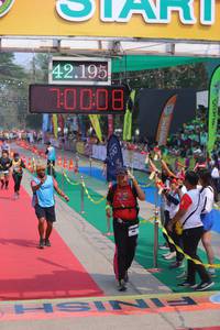 BIB: 42195, 70008
                            <button type="button" onclick="openModal(9514404)" class="btn btn-primary btn-sm float-right btn-popup" data-toggle="modal" data-target=".modal-high-quality">
                        <i class="fas fa-shopping-cart"></i> Add to Cart
                    </button>
                                            <button type="button" onclick="isThisMe(9514404, true)" class="btn btn-success btn-sm float-right btn-popup btn-isme hidden" data-toggle="tooltip" data-placement="bottom" title="นี่คือรูปของคุณใช่ไหม คลิกที่นี่เพื่อเอาเข้าอัลบั้ม">
                        <i class="fas fa-plus"></i> Add to album
                    </button>
                    <button type="button" onclick="isThisMe(9514404, false)" class="btn btn-warning btn-sm float-right btn-popup btn-isnotme hidden">
                        <i class="fas fa-ban"></i> Remove from album
                    </button>