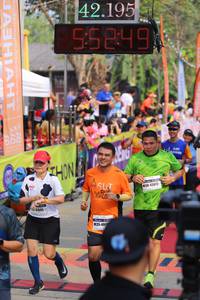 BIB: 42195, 55249, 43072, 484
                            <button type="button" onclick="openModal(9153731)" class="btn btn-primary btn-sm float-right btn-popup" data-toggle="modal" data-target=".modal-high-quality">
                        <i class="fas fa-shopping-cart"></i> Add to Cart
                    </button>
                                            <button type="button" onclick="isThisMe(9153731, true)" class="btn btn-success btn-sm float-right btn-popup btn-isme hidden" data-toggle="tooltip" data-placement="bottom" title="นี่คือรูปของคุณใช่ไหม คลิกที่นี่เพื่อเอาเข้าอัลบั้ม">
                        <i class="fas fa-plus"></i> Add to album
                    </button>
                    <button type="button" onclick="isThisMe(9153731, false)" class="btn btn-warning btn-sm float-right btn-popup btn-isnotme hidden">
                        <i class="fas fa-ban"></i> Remove from album
                    </button>