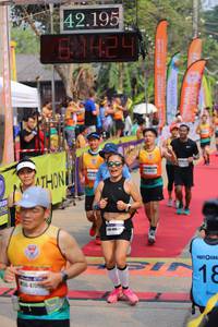 BIB: 42195, 424, 40027, 4700
                            <button type="button" onclick="openModal(9416938)" class="btn btn-primary btn-sm float-right btn-popup" data-toggle="modal" data-target=".modal-high-quality">
                        <i class="fas fa-shopping-cart"></i> Add to Cart
                    </button>
                                            <button type="button" onclick="isThisMe(9416938, true)" class="btn btn-success btn-sm float-right btn-popup btn-isme hidden" data-toggle="tooltip" data-placement="bottom" title="นี่คือรูปของคุณใช่ไหม คลิกที่นี่เพื่อเอาเข้าอัลบั้ม">
                        <i class="fas fa-plus"></i> Add to album
                    </button>
                    <button type="button" onclick="isThisMe(9416938, false)" class="btn btn-warning btn-sm float-right btn-popup btn-isnotme hidden">
                        <i class="fas fa-ban"></i> Remove from album
                    </button>