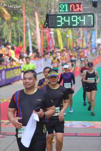 BIB: 34947, 046
                            <button type="button" onclick="openModal(9129044)" class="btn btn-primary btn-sm float-right btn-popup" data-toggle="modal" data-target=".modal-high-quality">
                        <i class="fas fa-shopping-cart"></i> Add to Cart
                    </button>
                                            <button type="button" onclick="isThisMe(9129044, true)" class="btn btn-success btn-sm float-right btn-popup btn-isme hidden" data-toggle="tooltip" data-placement="bottom" title="นี่คือรูปของคุณใช่ไหม คลิกที่นี่เพื่อเอาเข้าอัลบั้ม">
                        <i class="fas fa-plus"></i> Add to album
                    </button>
                    <button type="button" onclick="isThisMe(9129044, false)" class="btn btn-warning btn-sm float-right btn-popup btn-isnotme hidden">
                        <i class="fas fa-ban"></i> Remove from album
                    </button>