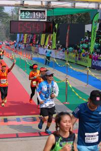 BIB: 42195, 47601
                            <button type="button" onclick="openModal(9512805)" class="btn btn-primary btn-sm float-right btn-popup" data-toggle="modal" data-target=".modal-high-quality">
                        <i class="fas fa-shopping-cart"></i> Add to Cart
                    </button>
                                            <button type="button" onclick="isThisMe(9512805, true)" class="btn btn-success btn-sm float-right btn-popup btn-isme hidden" data-toggle="tooltip" data-placement="bottom" title="นี่คือรูปของคุณใช่ไหม คลิกที่นี่เพื่อเอาเข้าอัลบั้ม">
                        <i class="fas fa-plus"></i> Add to album
                    </button>
                    <button type="button" onclick="isThisMe(9512805, false)" class="btn btn-warning btn-sm float-right btn-popup btn-isnotme hidden">
                        <i class="fas fa-ban"></i> Remove from album
                    </button>