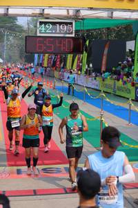 BIB: 42195, 4689
                            <button type="button" onclick="openModal(9512742)" class="btn btn-primary btn-sm float-right btn-popup" data-toggle="modal" data-target=".modal-high-quality">
                        <i class="fas fa-shopping-cart"></i> Add to Cart
                    </button>
                                            <button type="button" onclick="isThisMe(9512742, true)" class="btn btn-success btn-sm float-right btn-popup btn-isme hidden" data-toggle="tooltip" data-placement="bottom" title="นี่คือรูปของคุณใช่ไหม คลิกที่นี่เพื่อเอาเข้าอัลบั้ม">
                        <i class="fas fa-plus"></i> Add to album
                    </button>
                    <button type="button" onclick="isThisMe(9512742, false)" class="btn btn-warning btn-sm float-right btn-popup btn-isnotme hidden">
                        <i class="fas fa-ban"></i> Remove from album
                    </button>