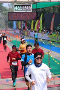 BIB: 42195, 4027
                            <button type="button" onclick="openModal(9482716)" class="btn btn-primary btn-sm float-right btn-popup" data-toggle="modal" data-target=".modal-high-quality">
                        <i class="fas fa-shopping-cart"></i> Add to Cart
                    </button>
                                            <button type="button" onclick="isThisMe(9482716, true)" class="btn btn-success btn-sm float-right btn-popup btn-isme hidden" data-toggle="tooltip" data-placement="bottom" title="นี่คือรูปของคุณใช่ไหม คลิกที่นี่เพื่อเอาเข้าอัลบั้ม">
                        <i class="fas fa-plus"></i> Add to album
                    </button>
                    <button type="button" onclick="isThisMe(9482716, false)" class="btn btn-warning btn-sm float-right btn-popup btn-isnotme hidden">
                        <i class="fas fa-ban"></i> Remove from album
                    </button>