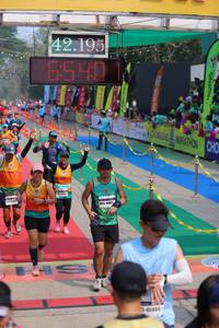 BIB: 42195, 46889
                            <button type="button" onclick="openModal(9512738)" class="btn btn-primary btn-sm float-right btn-popup" data-toggle="modal" data-target=".modal-high-quality">
                        <i class="fas fa-shopping-cart"></i> Add to Cart
                    </button>
                                            <button type="button" onclick="isThisMe(9512738, true)" class="btn btn-success btn-sm float-right btn-popup btn-isme hidden" data-toggle="tooltip" data-placement="bottom" title="นี่คือรูปของคุณใช่ไหม คลิกที่นี่เพื่อเอาเข้าอัลบั้ม">
                        <i class="fas fa-plus"></i> Add to album
                    </button>
                    <button type="button" onclick="isThisMe(9512738, false)" class="btn btn-warning btn-sm float-right btn-popup btn-isnotme hidden">
                        <i class="fas fa-ban"></i> Remove from album
                    </button>