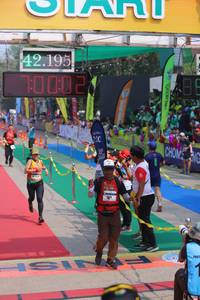 BIB: 42195, 70002
                            <button type="button" onclick="openModal(9514363)" class="btn btn-primary btn-sm float-right btn-popup" data-toggle="modal" data-target=".modal-high-quality">
                        <i class="fas fa-shopping-cart"></i> Add to Cart
                    </button>
                                            <button type="button" onclick="isThisMe(9514363, true)" class="btn btn-success btn-sm float-right btn-popup btn-isme hidden" data-toggle="tooltip" data-placement="bottom" title="นี่คือรูปของคุณใช่ไหม คลิกที่นี่เพื่อเอาเข้าอัลบั้ม">
                        <i class="fas fa-plus"></i> Add to album
                    </button>
                    <button type="button" onclick="isThisMe(9514363, false)" class="btn btn-warning btn-sm float-right btn-popup btn-isnotme hidden">
                        <i class="fas fa-ban"></i> Remove from album
                    </button>