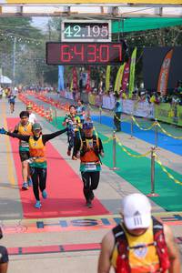 BIB: 42195, 64307
                            <button type="button" onclick="openModal(9483122)" class="btn btn-primary btn-sm float-right btn-popup" data-toggle="modal" data-target=".modal-high-quality">
                        <i class="fas fa-shopping-cart"></i> Add to Cart
                    </button>
                                            <button type="button" onclick="isThisMe(9483122, true)" class="btn btn-success btn-sm float-right btn-popup btn-isme hidden" data-toggle="tooltip" data-placement="bottom" title="นี่คือรูปของคุณใช่ไหม คลิกที่นี่เพื่อเอาเข้าอัลบั้ม">
                        <i class="fas fa-plus"></i> Add to album
                    </button>
                    <button type="button" onclick="isThisMe(9483122, false)" class="btn btn-warning btn-sm float-right btn-popup btn-isnotme hidden">
                        <i class="fas fa-ban"></i> Remove from album
                    </button>