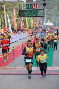BIB: 211, 5016, 264
                            <button type="button" onclick="openModal(9130452)" class="btn btn-primary btn-sm float-right btn-popup" data-toggle="modal" data-target=".modal-high-quality">
                        <i class="fas fa-shopping-cart"></i> Add to Cart
                    </button>
                                            <button type="button" onclick="isThisMe(9130452, true)" class="btn btn-success btn-sm float-right btn-popup btn-isme hidden" data-toggle="tooltip" data-placement="bottom" title="นี่คือรูปของคุณใช่ไหม คลิกที่นี่เพื่อเอาเข้าอัลบั้ม">
                        <i class="fas fa-plus"></i> Add to album
                    </button>
                    <button type="button" onclick="isThisMe(9130452, false)" class="btn btn-warning btn-sm float-right btn-popup btn-isnotme hidden">
                        <i class="fas fa-ban"></i> Remove from album
                    </button>