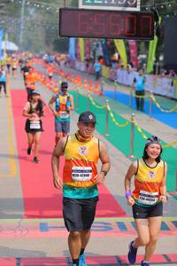 BIB: 6560, 42940, 40264
                            <button type="button" onclick="openModal(9513431)" class="btn btn-primary btn-sm float-right btn-popup" data-toggle="modal" data-target=".modal-high-quality">
                        <i class="fas fa-shopping-cart"></i> Add to Cart
                    </button>
                                            <button type="button" onclick="isThisMe(9513431, true)" class="btn btn-success btn-sm float-right btn-popup btn-isme hidden" data-toggle="tooltip" data-placement="bottom" title="นี่คือรูปของคุณใช่ไหม คลิกที่นี่เพื่อเอาเข้าอัลบั้ม">
                        <i class="fas fa-plus"></i> Add to album
                    </button>
                    <button type="button" onclick="isThisMe(9513431, false)" class="btn btn-warning btn-sm float-right btn-popup btn-isnotme hidden">
                        <i class="fas fa-ban"></i> Remove from album
                    </button>