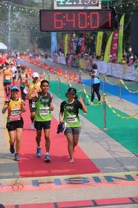 BIB: 6400
                            <button type="button" onclick="openModal(9478199)" class="btn btn-primary btn-sm float-right btn-popup" data-toggle="modal" data-target=".modal-high-quality">
                        <i class="fas fa-shopping-cart"></i> Add to Cart
                    </button>
                                            <button type="button" onclick="isThisMe(9478199, true)" class="btn btn-success btn-sm float-right btn-popup btn-isme hidden" data-toggle="tooltip" data-placement="bottom" title="นี่คือรูปของคุณใช่ไหม คลิกที่นี่เพื่อเอาเข้าอัลบั้ม">
                        <i class="fas fa-plus"></i> Add to album
                    </button>
                    <button type="button" onclick="isThisMe(9478199, false)" class="btn btn-warning btn-sm float-right btn-popup btn-isnotme hidden">
                        <i class="fas fa-ban"></i> Remove from album
                    </button>