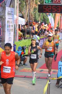 BIB: 42195, 5253, 000, 45126, 42140
                            <button type="button" onclick="openModal(9133424)" class="btn btn-primary btn-sm float-right btn-popup" data-toggle="modal" data-target=".modal-high-quality">
                        <i class="fas fa-shopping-cart"></i> Add to Cart
                    </button>
                                            <button type="button" onclick="isThisMe(9133424, true)" class="btn btn-success btn-sm float-right btn-popup btn-isme hidden" data-toggle="tooltip" data-placement="bottom" title="นี่คือรูปของคุณใช่ไหม คลิกที่นี่เพื่อเอาเข้าอัลบั้ม">
                        <i class="fas fa-plus"></i> Add to album
                    </button>
                    <button type="button" onclick="isThisMe(9133424, false)" class="btn btn-warning btn-sm float-right btn-popup btn-isnotme hidden">
                        <i class="fas fa-ban"></i> Remove from album
                    </button>