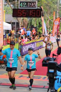 BIB: 42195, 42518, 40013
                            <button type="button" onclick="openModal(9153224)" class="btn btn-primary btn-sm float-right btn-popup" data-toggle="modal" data-target=".modal-high-quality">
                        <i class="fas fa-shopping-cart"></i> Add to Cart
                    </button>
                                            <button type="button" onclick="isThisMe(9153224, true)" class="btn btn-success btn-sm float-right btn-popup btn-isme hidden" data-toggle="tooltip" data-placement="bottom" title="นี่คือรูปของคุณใช่ไหม คลิกที่นี่เพื่อเอาเข้าอัลบั้ม">
                        <i class="fas fa-plus"></i> Add to album
                    </button>
                    <button type="button" onclick="isThisMe(9153224, false)" class="btn btn-warning btn-sm float-right btn-popup btn-isnotme hidden">
                        <i class="fas fa-ban"></i> Remove from album
                    </button>