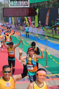 BIB: 42195, 65506, 42457
                            <button type="button" onclick="openModal(9513014)" class="btn btn-primary btn-sm float-right btn-popup" data-toggle="modal" data-target=".modal-high-quality">
                        <i class="fas fa-shopping-cart"></i> Add to Cart
                    </button>
                                            <button type="button" onclick="isThisMe(9513014, true)" class="btn btn-success btn-sm float-right btn-popup btn-isme hidden" data-toggle="tooltip" data-placement="bottom" title="นี่คือรูปของคุณใช่ไหม คลิกที่นี่เพื่อเอาเข้าอัลบั้ม">
                        <i class="fas fa-plus"></i> Add to album
                    </button>
                    <button type="button" onclick="isThisMe(9513014, false)" class="btn btn-warning btn-sm float-right btn-popup btn-isnotme hidden">
                        <i class="fas fa-ban"></i> Remove from album
                    </button>