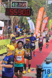 BIB: 42195, 55900, 46545
                            <button type="button" onclick="openModal(9155973)" class="btn btn-primary btn-sm float-right btn-popup" data-toggle="modal" data-target=".modal-high-quality">
                        <i class="fas fa-shopping-cart"></i> Add to Cart
                    </button>
                                            <button type="button" onclick="isThisMe(9155973, true)" class="btn btn-success btn-sm float-right btn-popup btn-isme hidden" data-toggle="tooltip" data-placement="bottom" title="นี่คือรูปของคุณใช่ไหม คลิกที่นี่เพื่อเอาเข้าอัลบั้ม">
                        <i class="fas fa-plus"></i> Add to album
                    </button>
                    <button type="button" onclick="isThisMe(9155973, false)" class="btn btn-warning btn-sm float-right btn-popup btn-isnotme hidden">
                        <i class="fas fa-ban"></i> Remove from album
                    </button>
